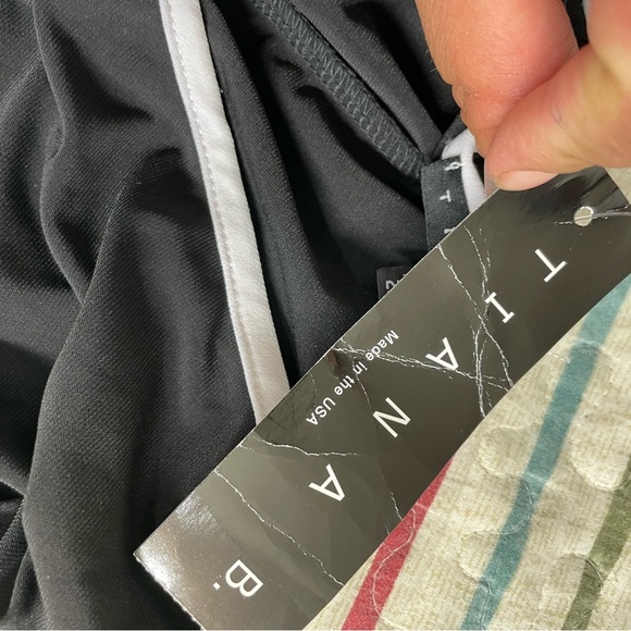 😍Black V-Neck Long Sleeve Dress plus size - Picture 2 of 5